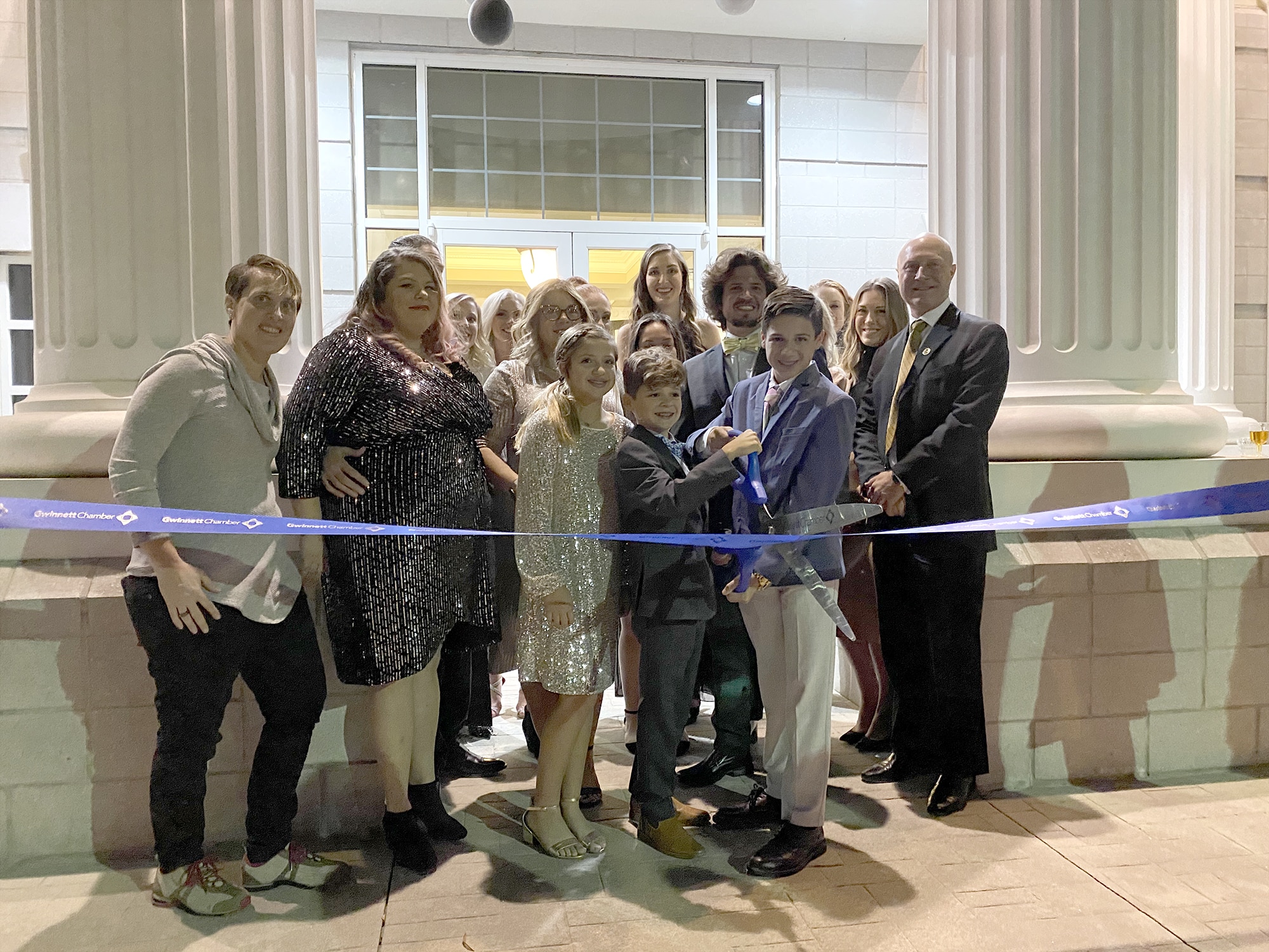 Revive IV Lounge celebrates ribbon cutting in Buford